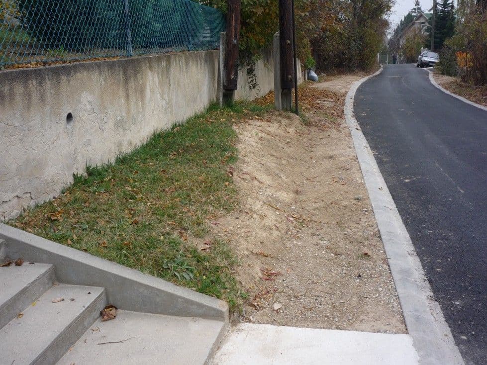 Autóbeálló készítés Balatonalmádiban