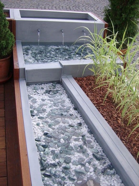 Gizella Hotel virágládák és szökőkút - Veszprém - 4. kép