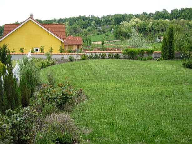 Rendszeres kertgondozás Balatonalmádiban